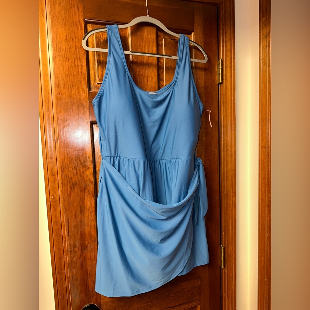 Old navy wrap front swimsuit NEVER WORN plus size